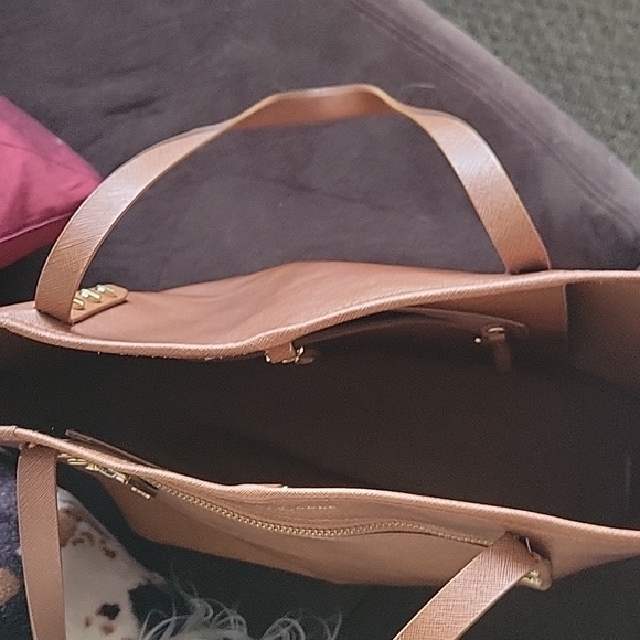 Kenneth Cole Bag - Picture 4 of 7